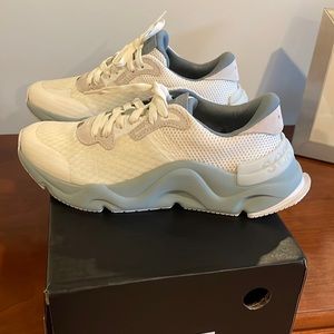 New Sorel Kinetic Rnego lace. W8.5